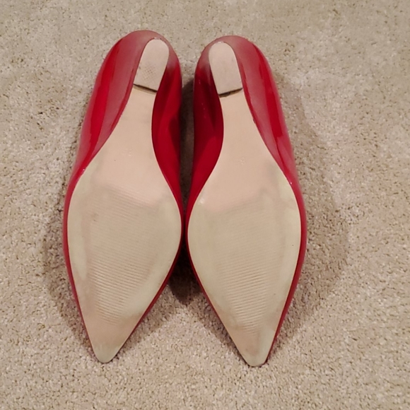 MERUMOTE Red Patent Wedges - Picture 3 of 6